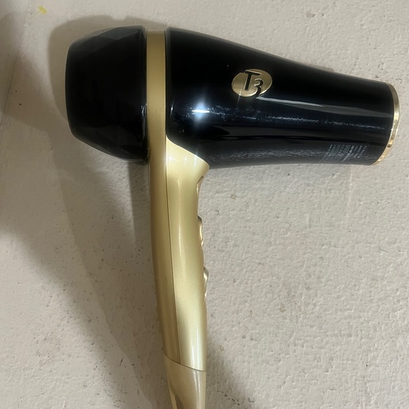 T3 Featherweight‎ 2 Hair Dryer - Model # 73828 - Black/Gold - Picture 8 of 15